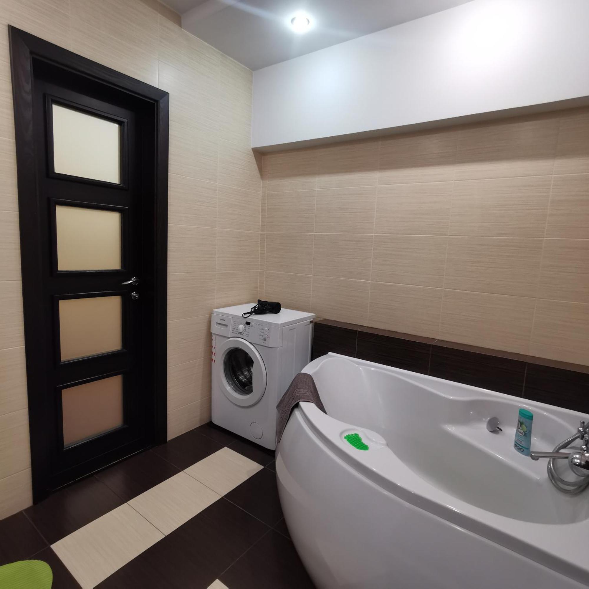 Big Apartment In Rivne Center Exterior photo